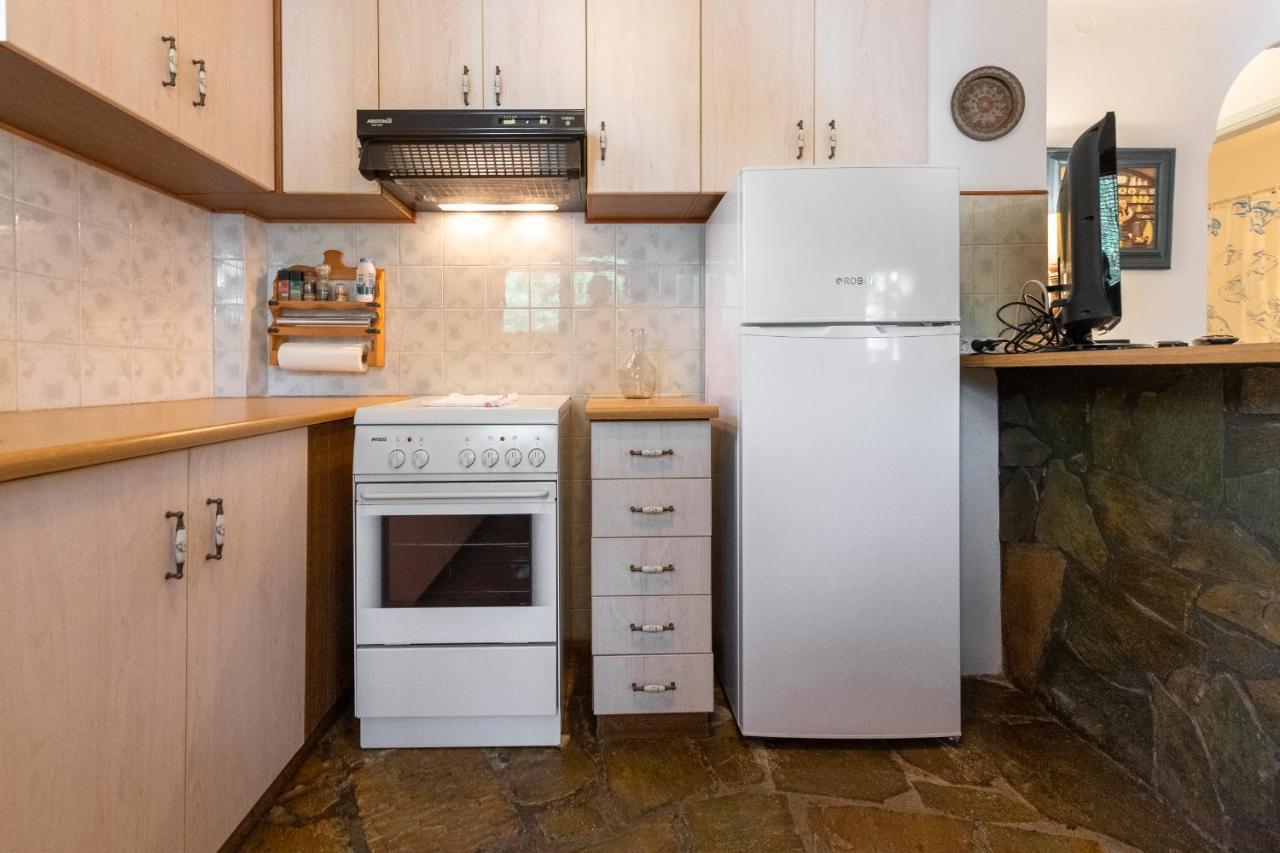 Anemoesa Apartment Batsi  Luaran gambar