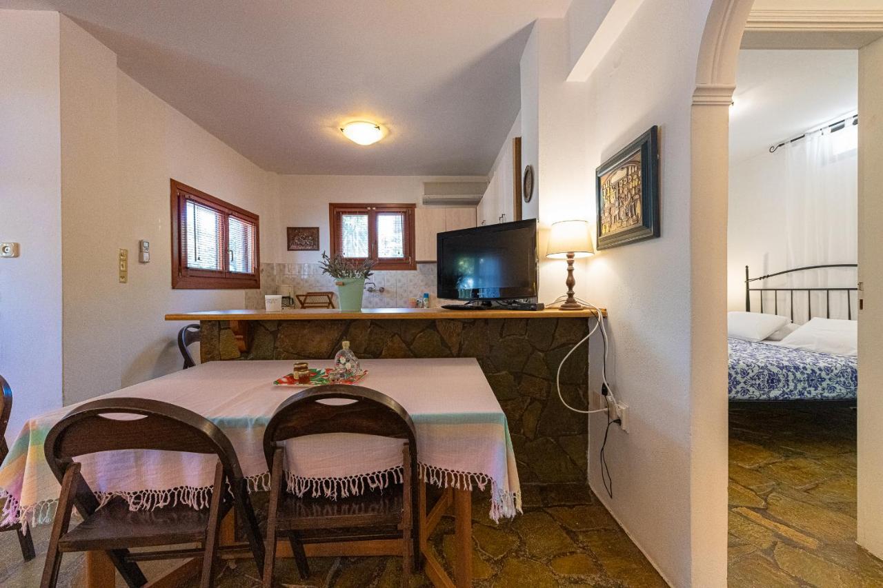 Anemoesa Apartment Batsi  Luaran gambar